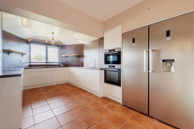 8 Killingworth Avenue, Newcastle Upon Tyne photo 4