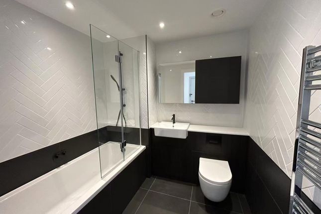 Silverleaf House, 1 Heartwood Boulevard, LONDON photo 4