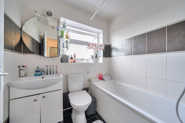 4, D'arcy Drive, Harrow photo 3