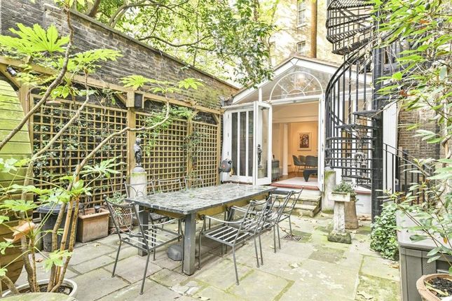Maisonette to rent in North Audley Street, Mayfair, London