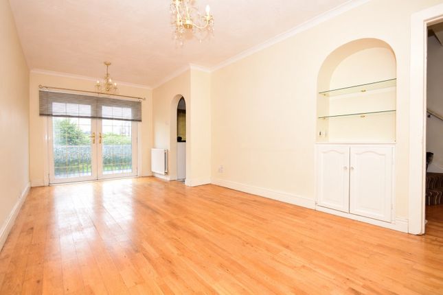 128 Caledonian Avenue, Bellshill photo 2
