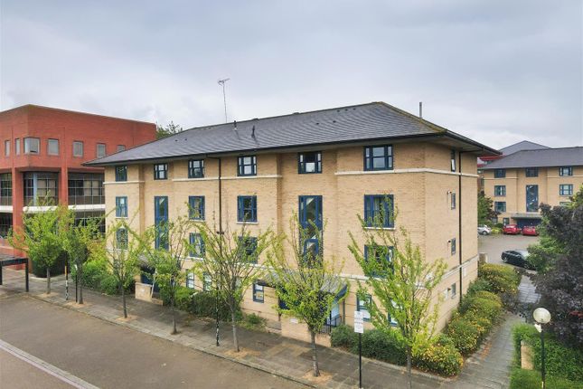 Flat to rent in Dunton House, North Row, Central Milton Keynes