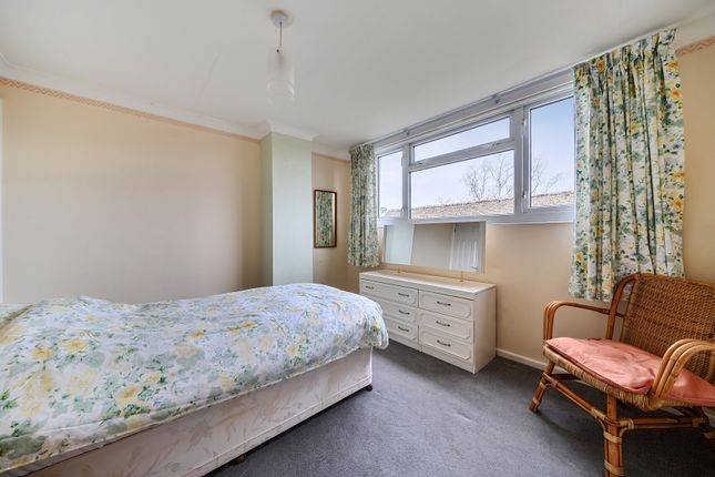 30, Malleson Road, Cheltenham photo 4