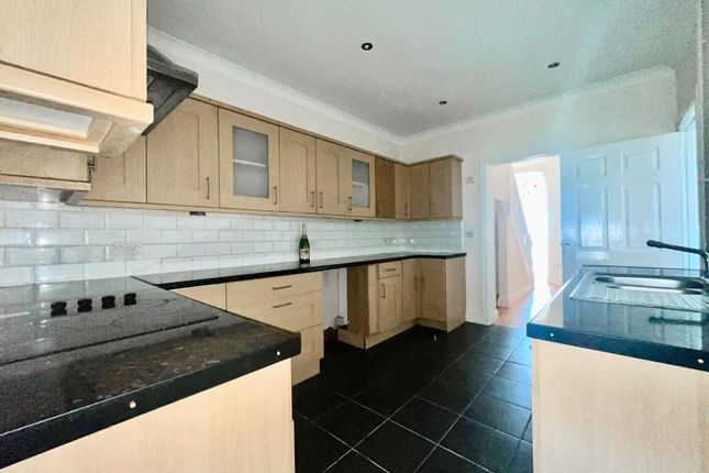7 Dolau Road, Llanelli photo 5
