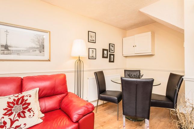 Flat for sale in Rozel Square, Manchester