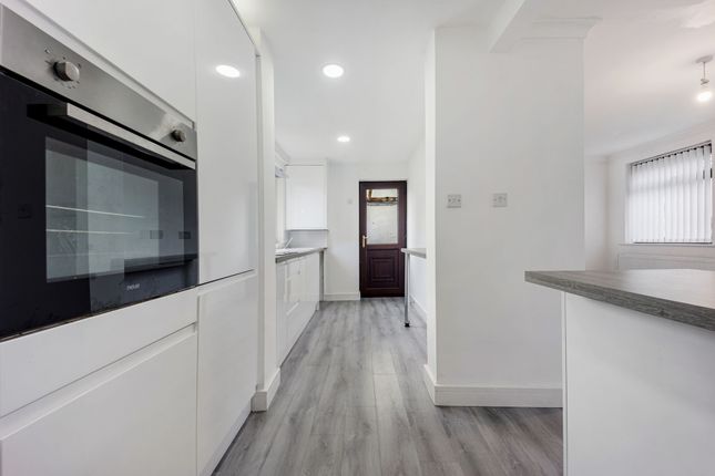 14 Smithy Lane, Widnes photo 4