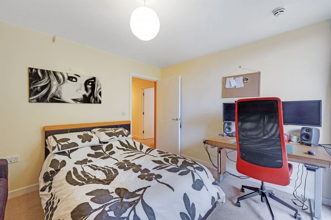Flat 65, 9-11, Wenlock Street, London photo 4