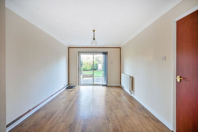 Palmerston Avenue, Langley photo 4