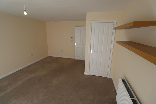 6, Salix Close, Coventry photo 5