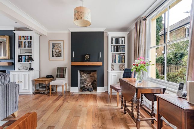 37 Church Walk, Leatherhead photo 2