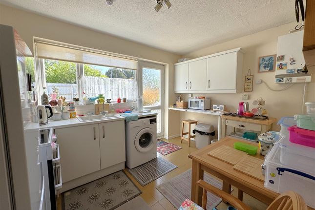 28, Camedown Close, Weymouth photo 4