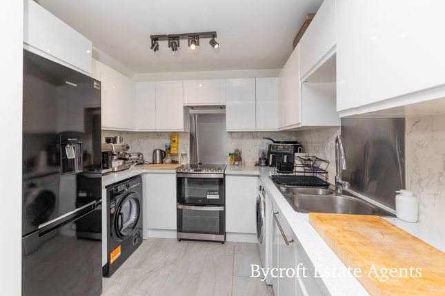 52, Fern Gardens, Great Yarmouth photo 4