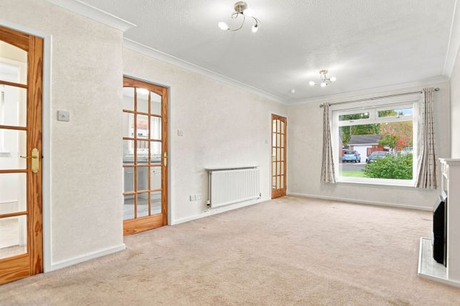18, Wardlaw Gardens, Irvine photo 2