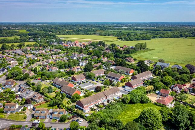 17, Deans Court, Lymington photo 3