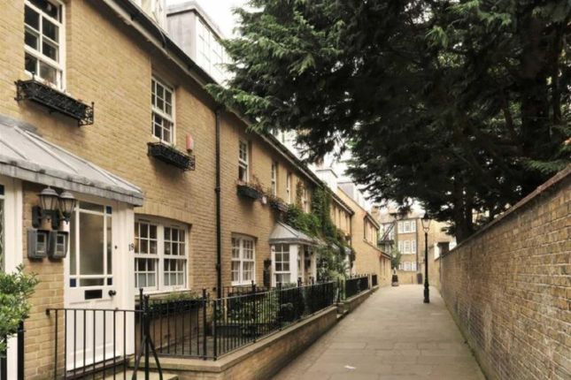 Thumbnail Town house to rent in Streatley Place, London