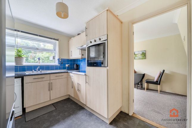 42, Boscathnoe Way, Penzance photo 4