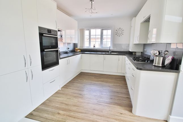 20, London Road, Waterlooville photo 2