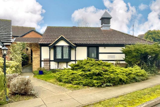 2-bed house on 4, Orchard Lea, Sawbridgeworth, £200,000