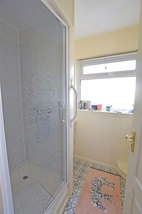 Shower Room.Jpg