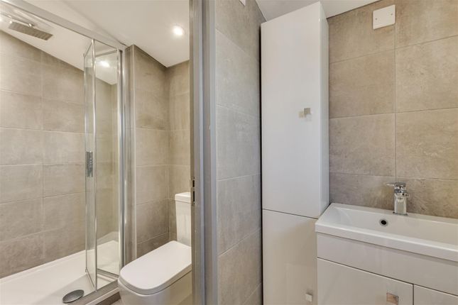Flat 3, 1, The Square, Sevenoaks photo 4
