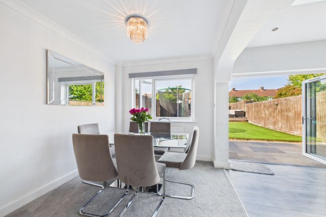 136 Burns Avenue, Sidcup, Kent photo 4