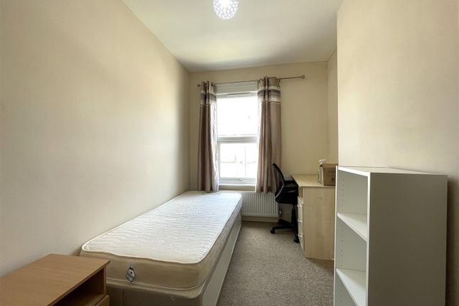 2, Cowley Mill Road, Uxbridge photo 4