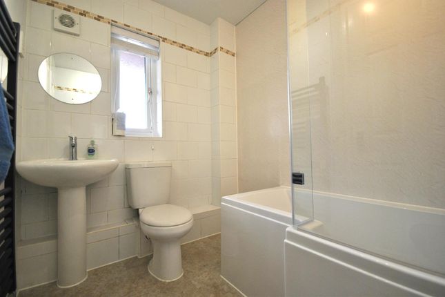 65, The Clicketts, Tenby photo 3
