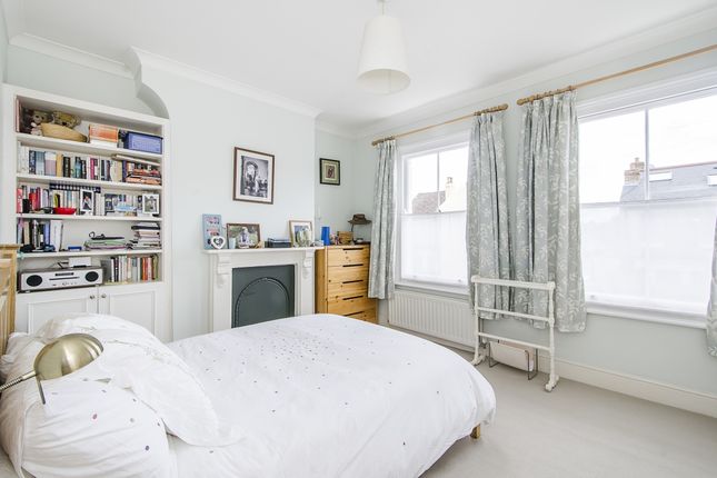 48, Ravenswood Road, London photo 4
