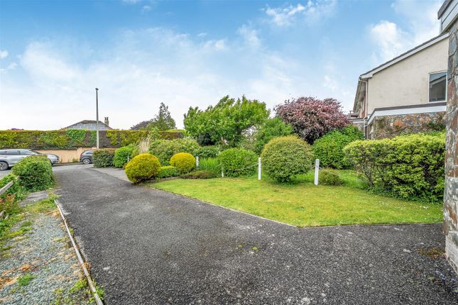18, Clobells, South Brent photo 2