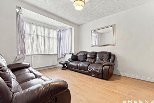 Eastbury Avenue, Enfield photo 2