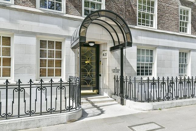 Flat to rent in Lowndes Square, Knightsbridge, London