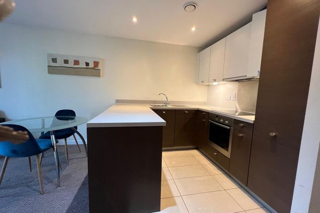 Apt 476, Spectrum, Blackfriars Road photo 5