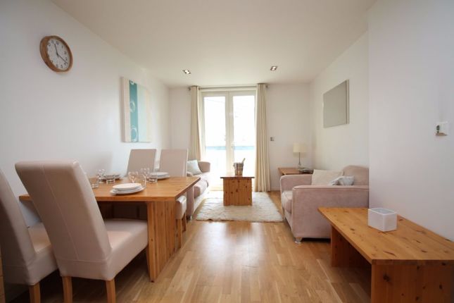 Thumbnail Flat to rent in City Tower, Limeharbour, Canary Wharf