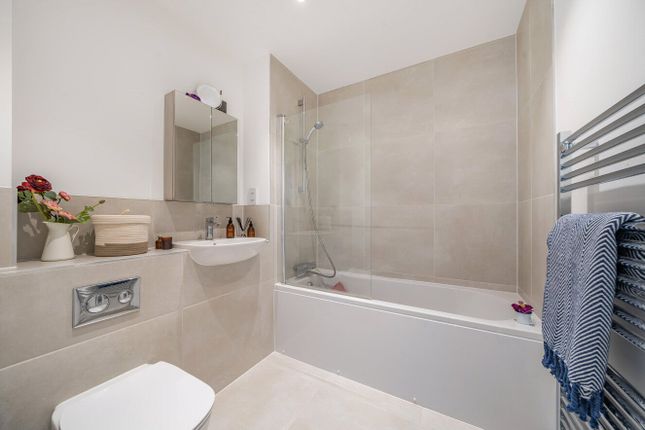 Flat for sale in Armstrong Road, Littlemore