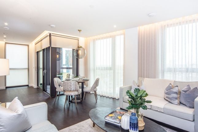 Flat to rent in Charles Clowes Walk, London, 7