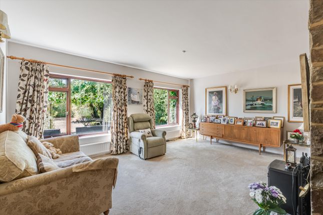 East Shalford Lane, Guildford photo 4