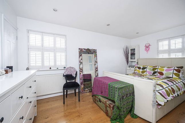 Thumbnail Property for sale in Holcroft Road, Victoria Park, London