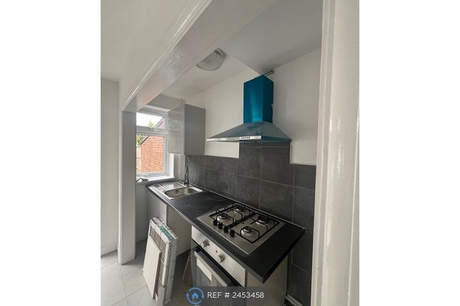 2-bed terraced on Hazelwood Close, Luton, £1,395/mo