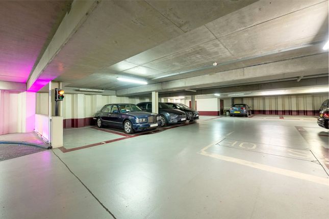 Studio parking on Parking Space, Kensington, £145,000