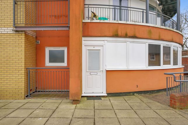 75, Memorial Heights, Newbury Park, Ilford photo 2