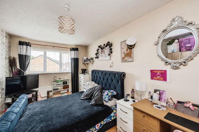 6, Nightingale Park, Neath photo 3