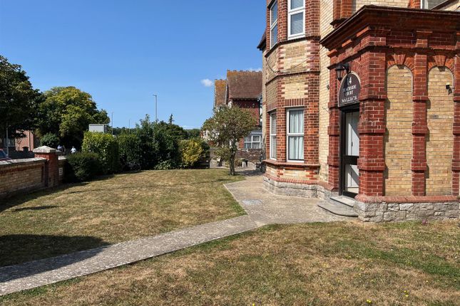 3 Beachside Court, 14, Victoria Avenue, Swanage photo 2
