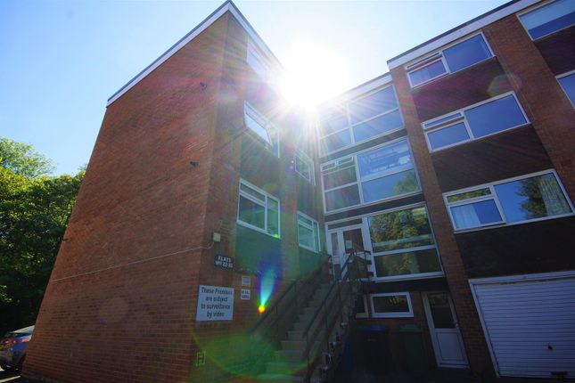 Thumbnail Flat to rent in Salisbury Close, Moseley, Birmingham