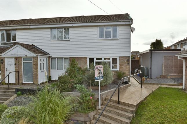 2-bed terraced on Nightingale Close Rainham, Gillingham, £280,000