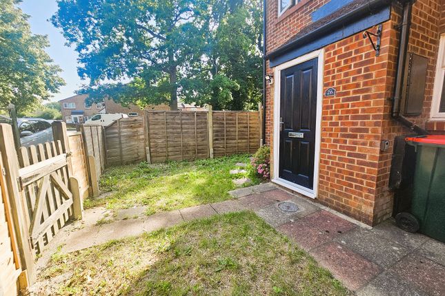 26, Kenilworth Close, Crawley photo 2