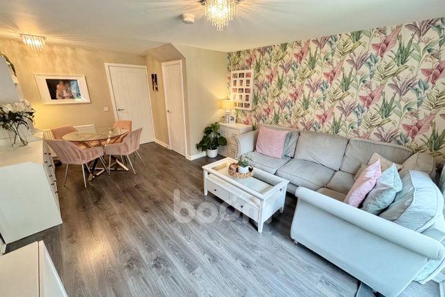 63, Cowan Avenue, Johnstone photo 2