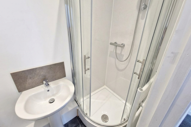 Room 1, 50 College Street, Grantham photo 5