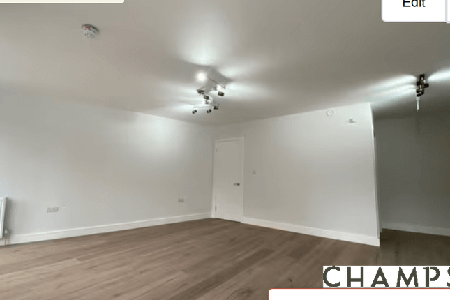 Flat 1, Crystal Apartment, London photo 2