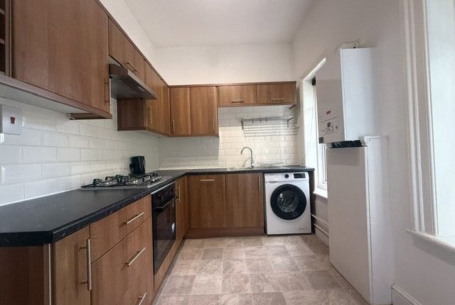 124C, Reading Road South, Fleet photo 3