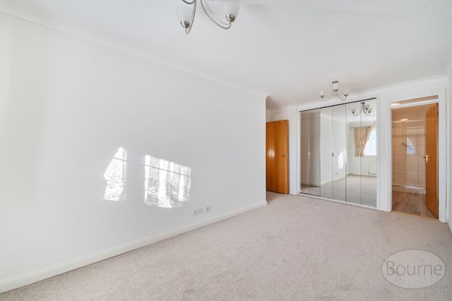 Flat 11, Oak Lodge,, Leigh Corner, Cobham photo 4
